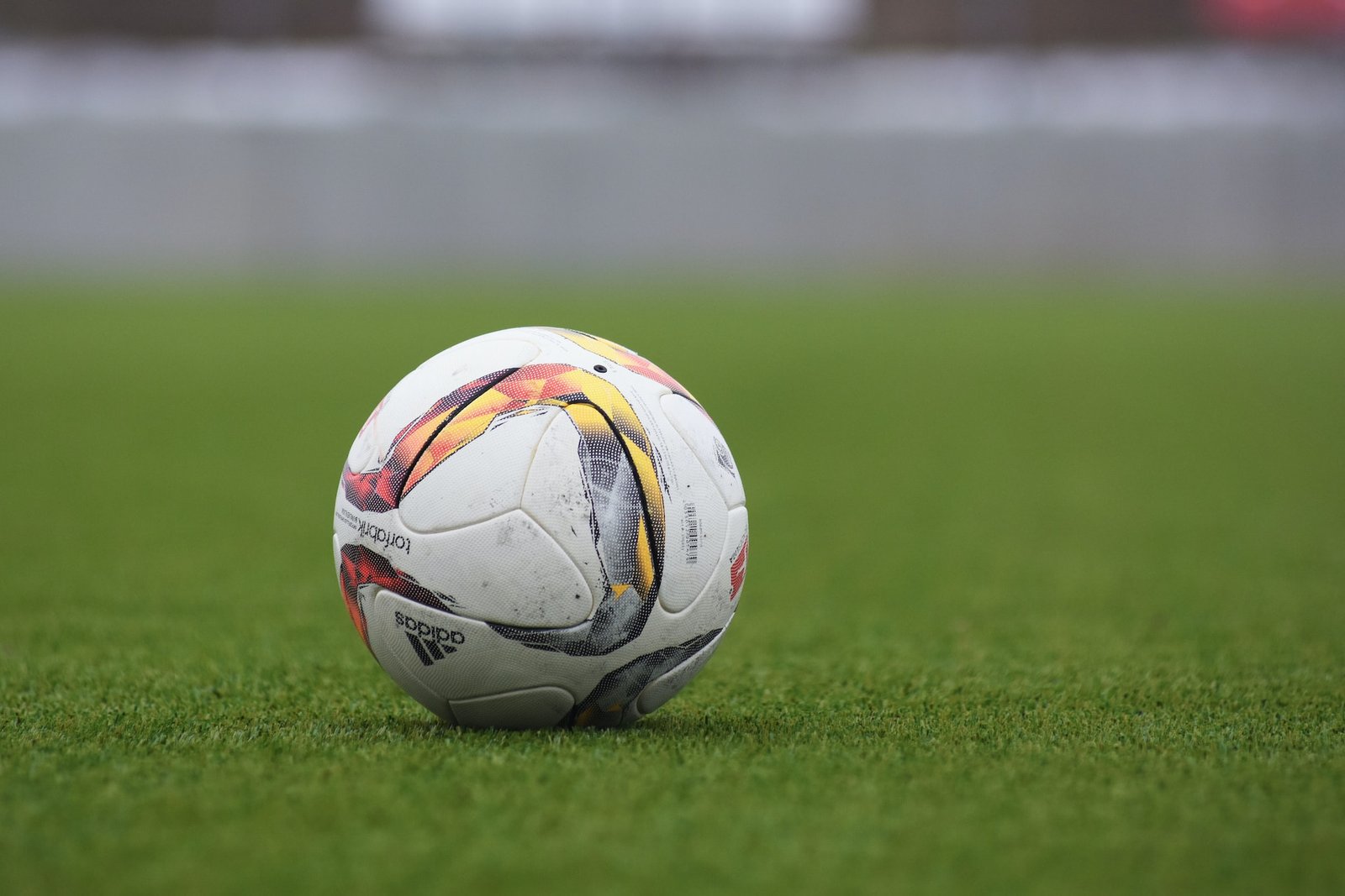 فيل فودين، لاعب فريق مانشستر سيتي، يعبر عن فرحه بأدائه البارز هذا الموسم مع بطل الدوري الإنجليزي. فيل فودين، لاعب فريق مانشستر سيتي، يعبر عن فرحه بأدائه البارز هذا الموسم مع بطل الدوري الإنجليزي.