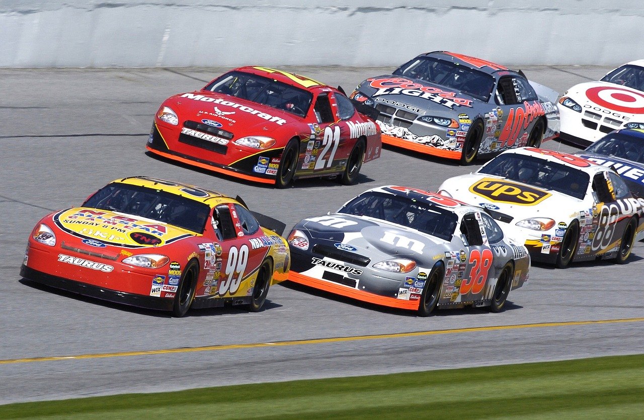 سباق NASCAR يعلن عن بطولة جديدة داخل الموسم بجائزة مليون دولار تنطلق في عام 2025 سباق NASCAR يعلن عن بطولة جديدة داخل الموسم بجائزة مليون دولار تنطلق في عام 2025